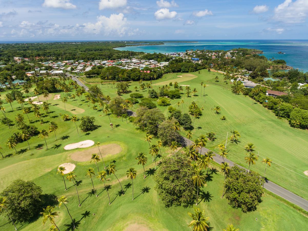 Mount Irvine Bay Resort Black Rock Экстерьер фото